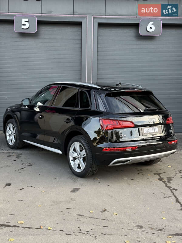 Позашляховик / Кросовер Audi Q5 2017 в Києві