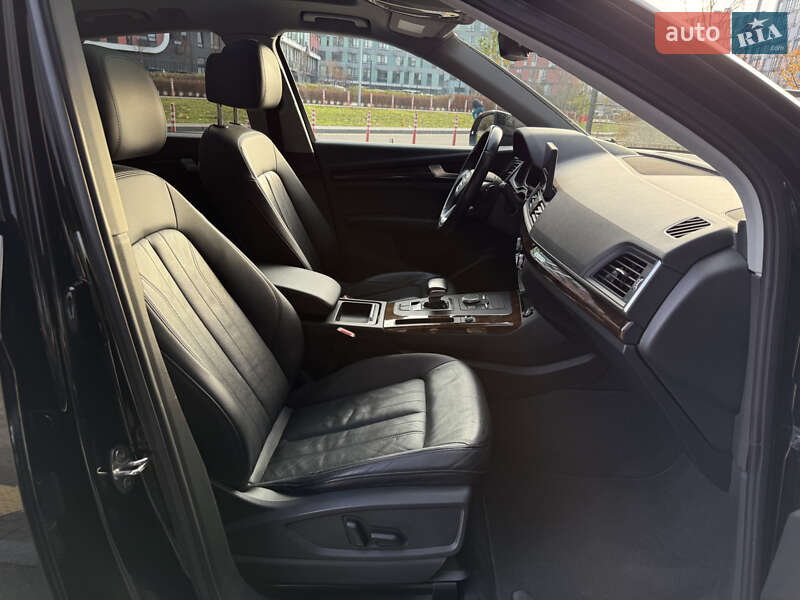 Позашляховик / Кросовер Audi Q5 2017 в Києві