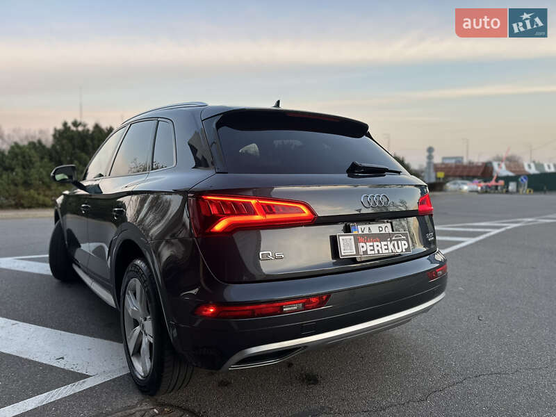 Позашляховик / Кросовер Audi Q5 2018 в Києві