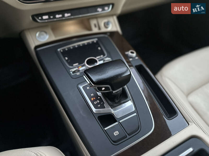 Позашляховик / Кросовер Audi Q5 2018 в Києві