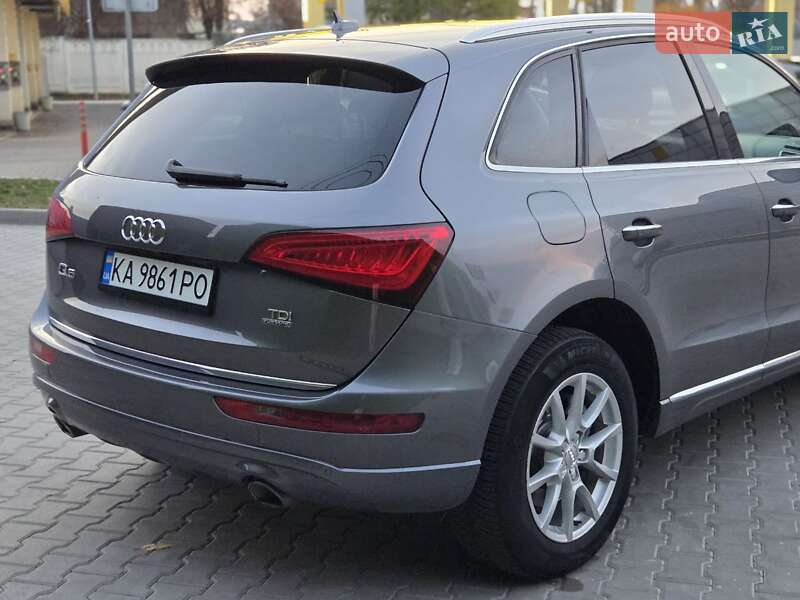 Позашляховик / Кросовер Audi Q5 2015 в Вишневому фото 6 Позашляховик / Кросовер Audi Q5 2015 в Вишневому