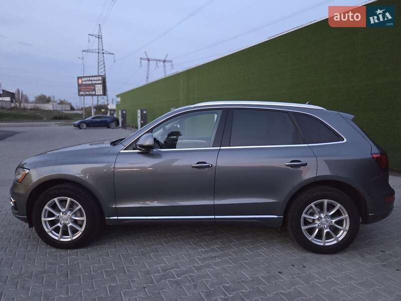 Позашляховик / Кросовер Audi Q5 2015 в Вишневому фото 20 Позашляховик / Кросовер Audi Q5 2015 в Вишневому