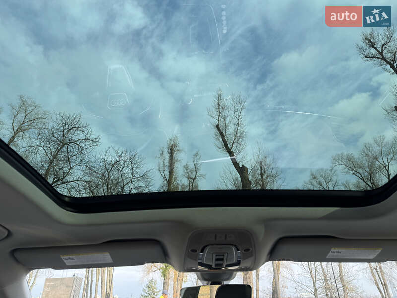 Внедорожник / Кроссовер Audi Q5 2018 в Киеве