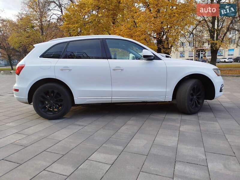 Внедорожник / Кроссовер Audi Q5 2014 в Полтаве