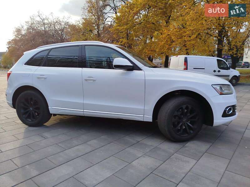 Внедорожник / Кроссовер Audi Q5 2014 в Полтаве