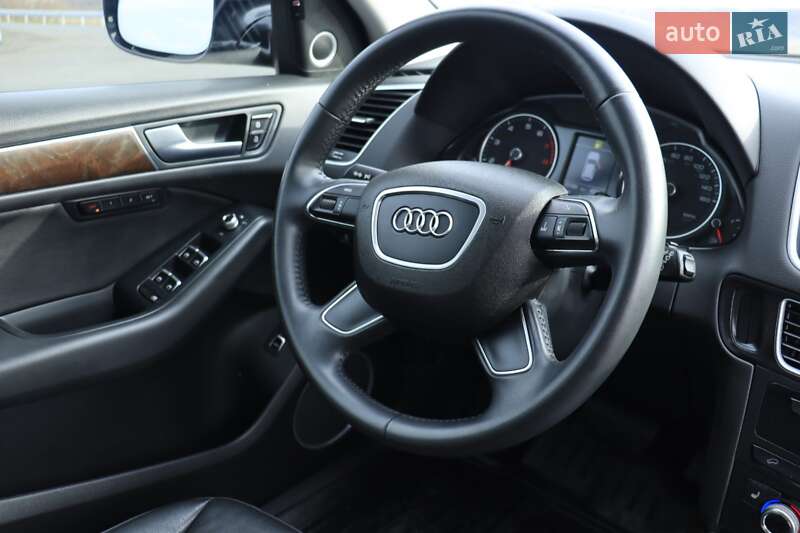 Позашляховик / Кросовер Audi Q5 2015 в Балаклії