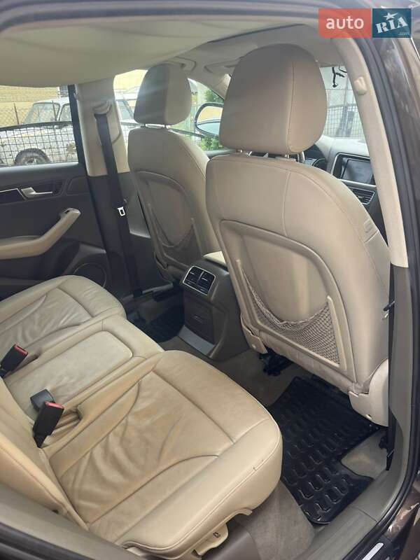 Позашляховик / Кросовер Audi Q5 2010 в Комарному