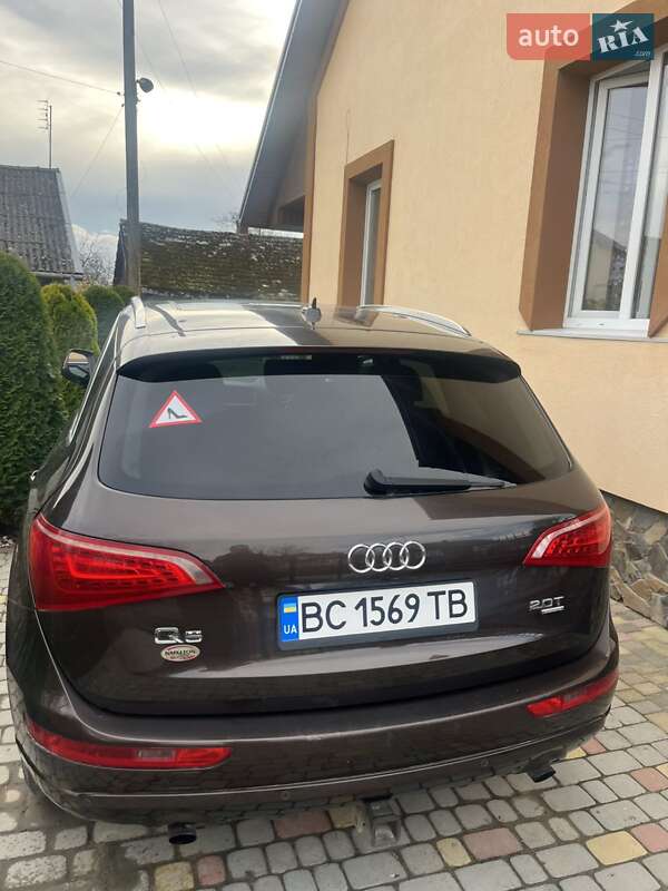 Позашляховик / Кросовер Audi Q5 2010 в Комарному