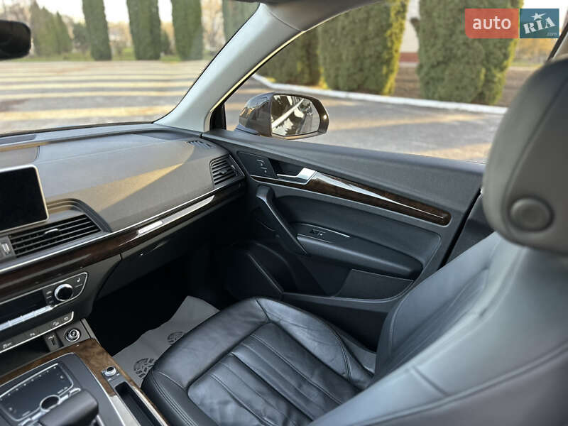 Позашляховик / Кросовер Audi Q5 2018 в Дубні фото 38 Позашляховик / Кросовер Audi Q5 2018 в Дубні