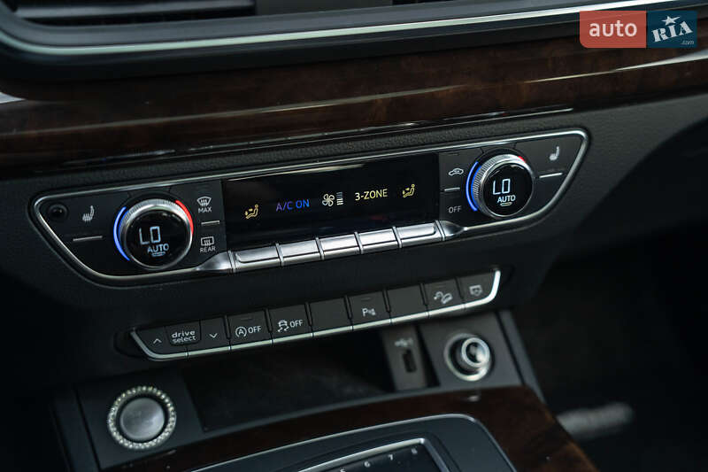 Позашляховик / Кросовер Audi Q5 2018 в Чернівцях