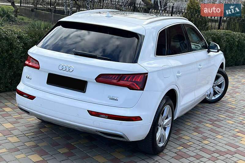 Позашляховик / Кросовер Audi Q5 2017 в Києві