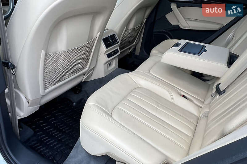 Позашляховик / Кросовер Audi Q5 2017 в Києві