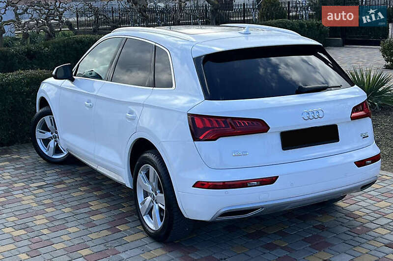 Позашляховик / Кросовер Audi Q5 2017 в Києві