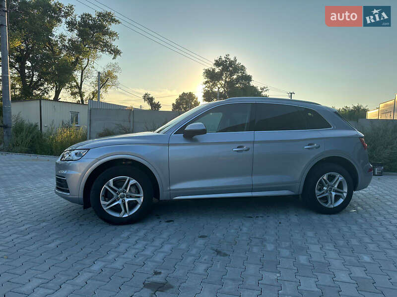 Позашляховик / Кросовер Audi Q5 2019 в Києві