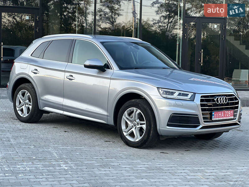 Позашляховик / Кросовер Audi Q5 2019 в Києві