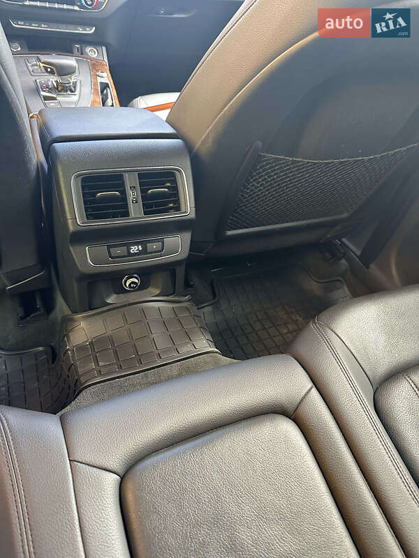 Позашляховик / Кросовер Audi Q5 2019 в Києві