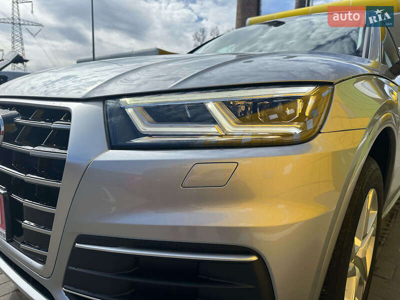 Позашляховик / Кросовер Audi Q5 2019 в Києві