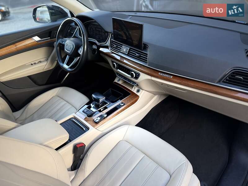 Позашляховик / Кросовер Audi Q5 2021 в Львові