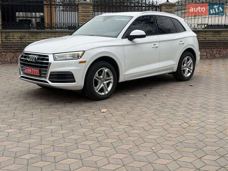 Позашляховик / Кросовер Audi Q5 2018 в Лубнах