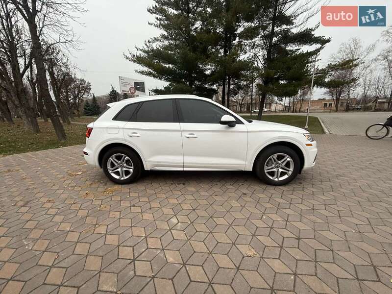 Позашляховик / Кросовер Audi Q5 2018 в Лубнах