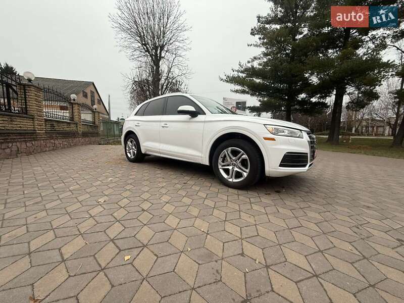 Позашляховик / Кросовер Audi Q5 2018 в Лубнах