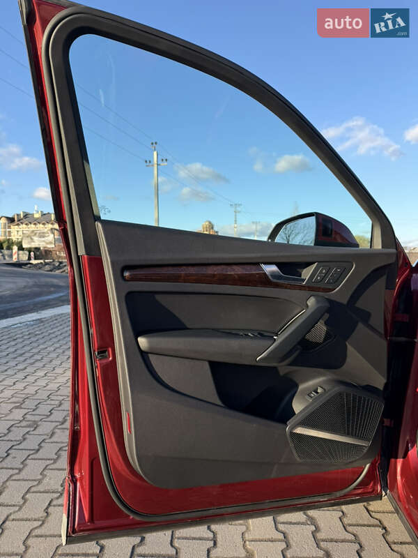 Позашляховик / Кросовер Audi Q5 2017 в Львові