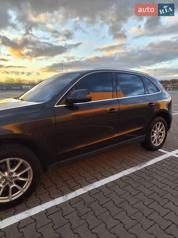 Позашляховик / Кросовер Audi Q5 2011 в Києві