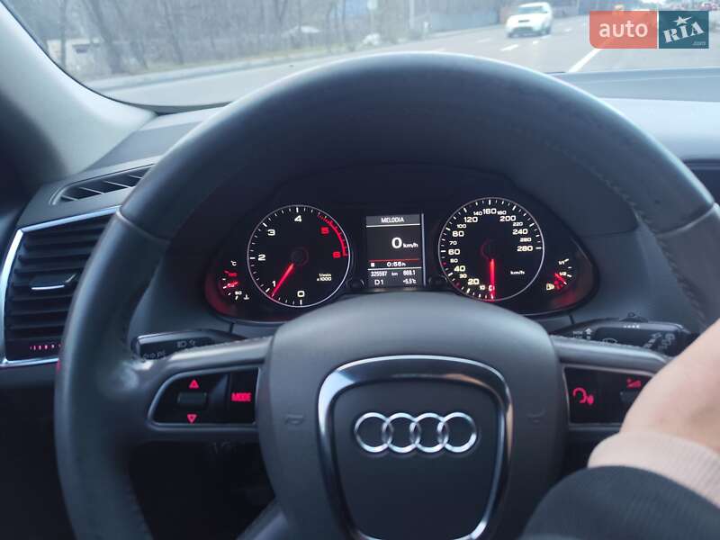 Позашляховик / Кросовер Audi Q5 2011 в Києві