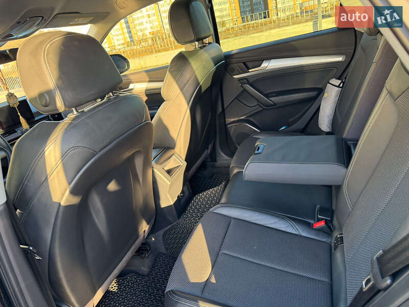 Внедорожник / Кроссовер Audi Q5 2017 в Львове