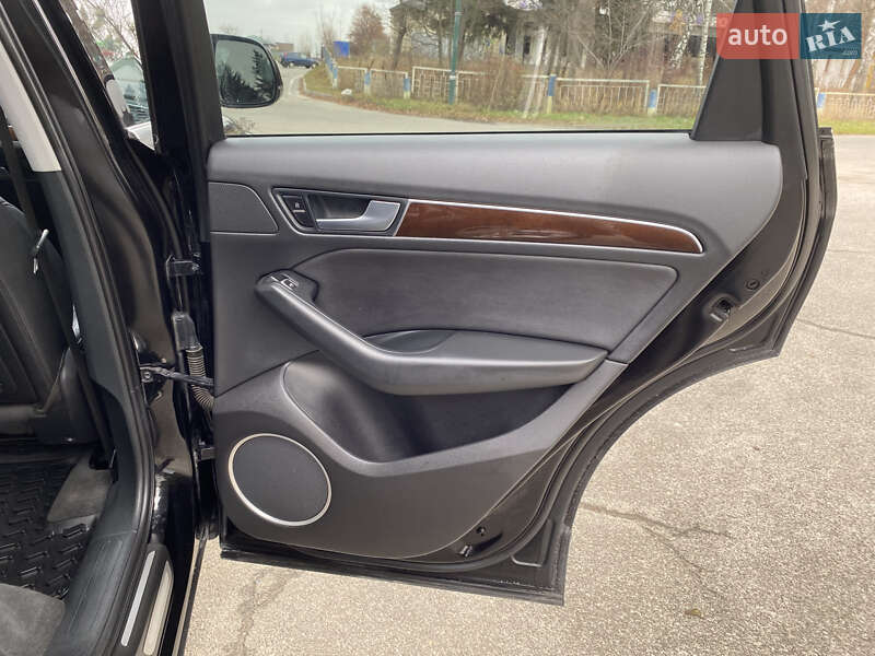 Позашляховик / Кросовер Audi Q5 2016 в Києві