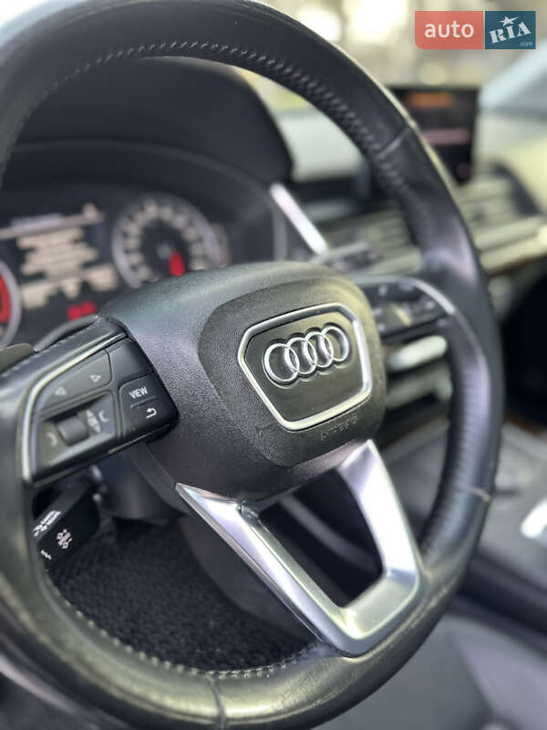 Внедорожник / Кроссовер Audi Q5 2017 в Каменском