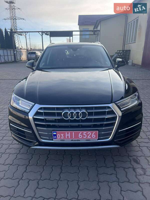 Внедорожник / Кроссовер Audi Q5 2017 в Нововолынске