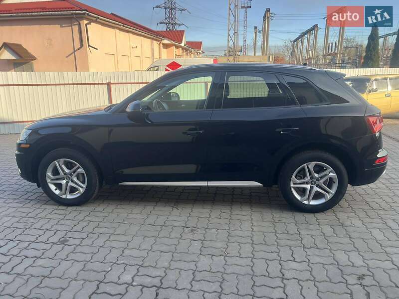 Внедорожник / Кроссовер Audi Q5 2017 в Нововолынске