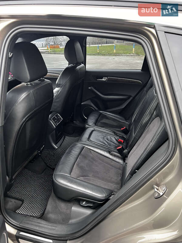 Позашляховик / Кросовер Audi Q5 2011 в Києві