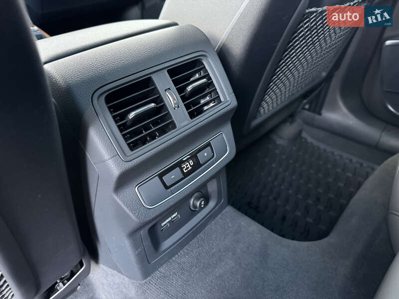 Внедорожник / Кроссовер Audi Q5 2023 в Киеве