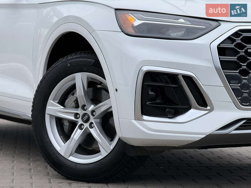 Внедорожник / Кроссовер Audi Q5 2021 в Киеве
