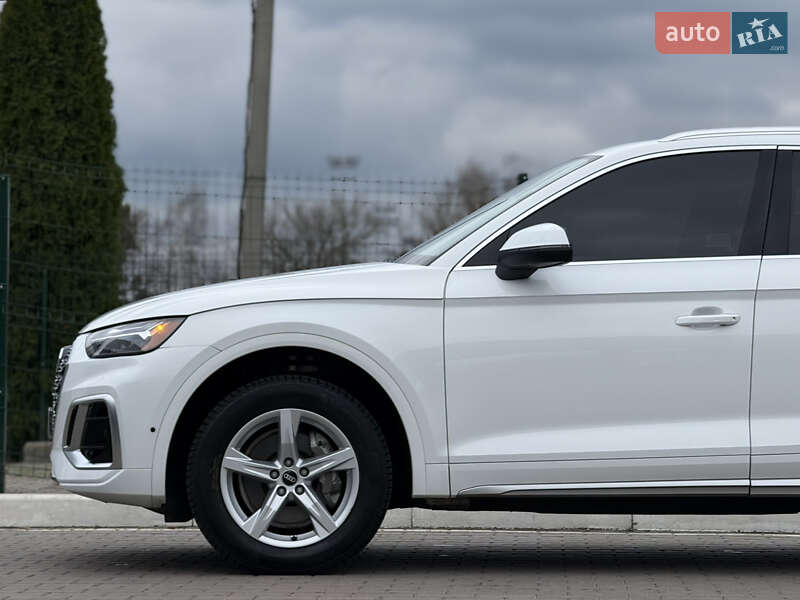 Внедорожник / Кроссовер Audi Q5 2021 в Киеве