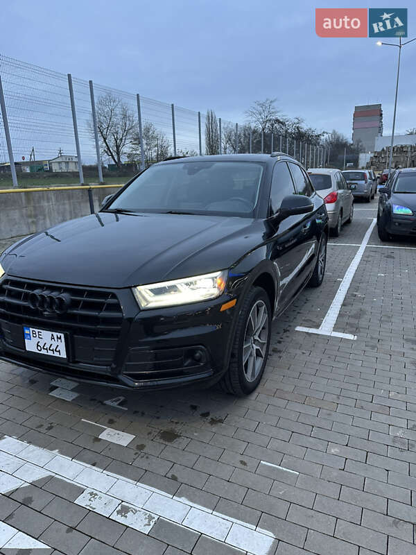 Позашляховик / Кросовер Audi Q5 2018 в Первомайську