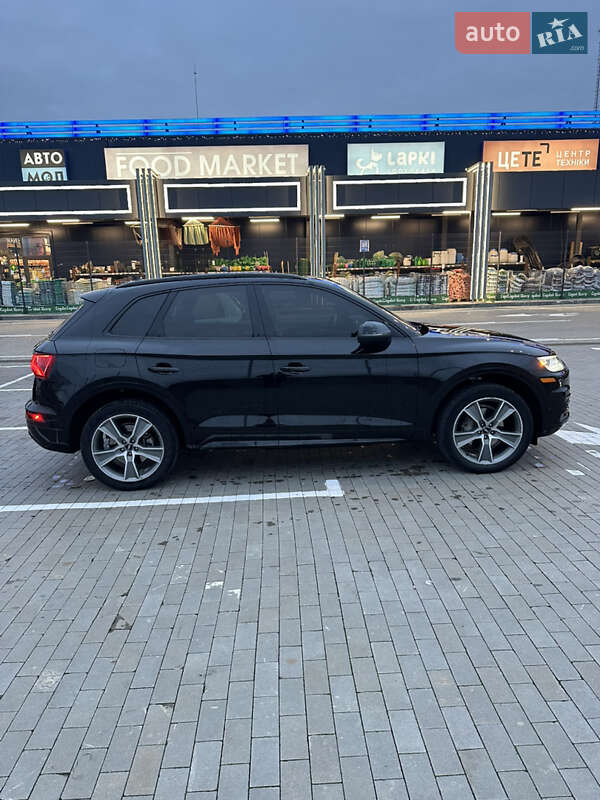 Позашляховик / Кросовер Audi Q5 2018 в Первомайську