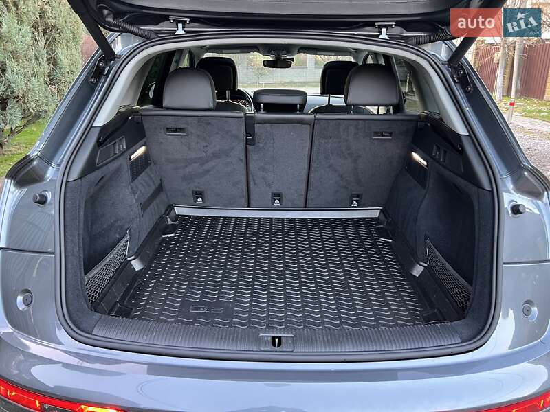 Позашляховик / Кросовер Audi Q5 2020 в Києві фото 26 Позашляховик / Кросовер Audi Q5 2020 в Києві