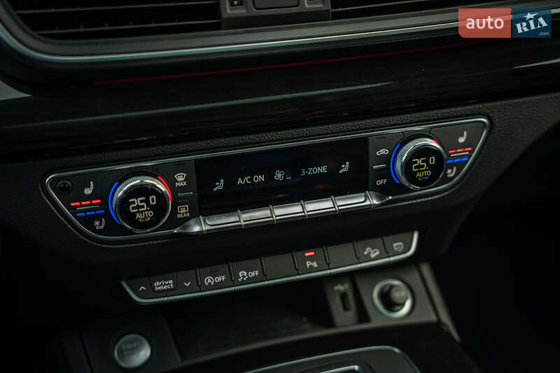 Внедорожник / Кроссовер Audi Q5 2018 в Черновцах