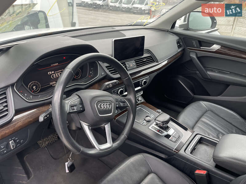 Позашляховик / Кросовер Audi Q5 2019 в Рівному