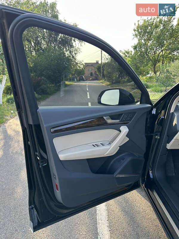 Внедорожник / Кроссовер Audi Q5 2017 в Черкассах