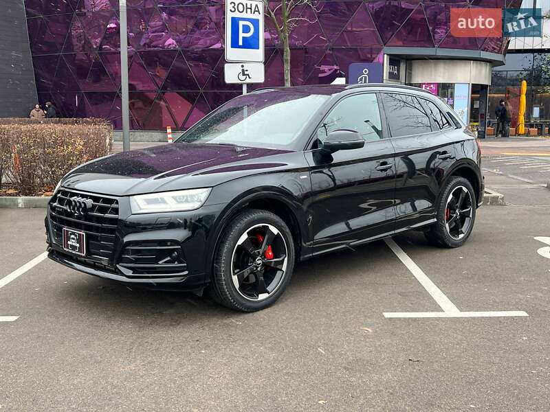 Позашляховик / Кросовер Audi Q5 2019 в Києві