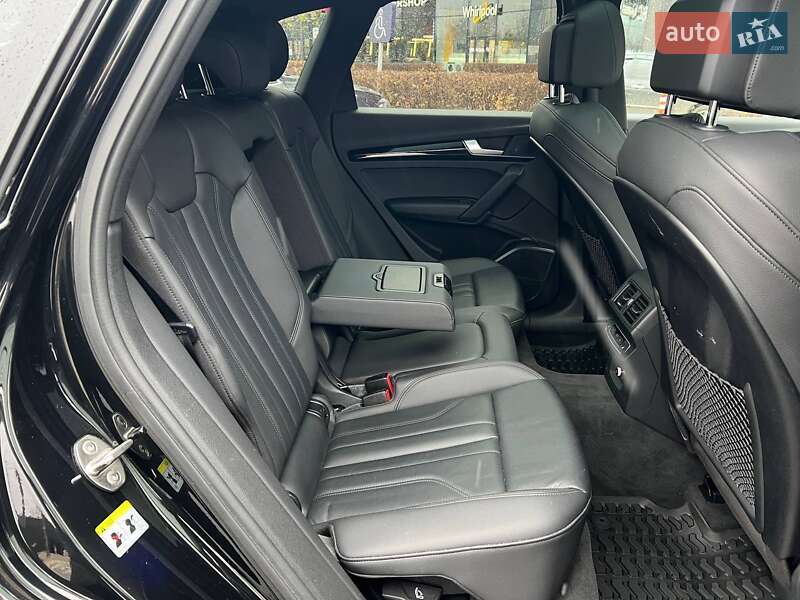 Позашляховик / Кросовер Audi Q5 2019 в Києві