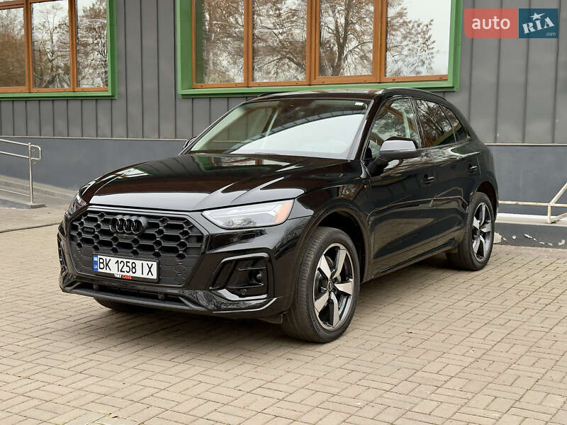 Позашляховик / Кросовер Audi Q5 2021 в Рівному