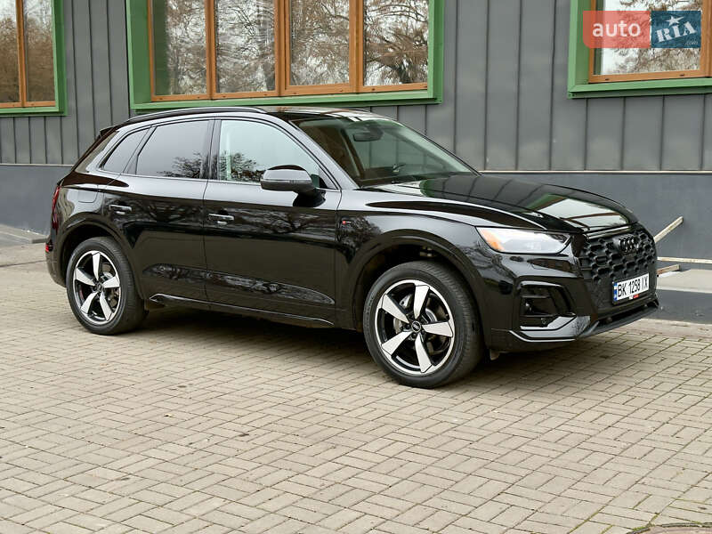 Позашляховик / Кросовер Audi Q5 2021 в Рівному