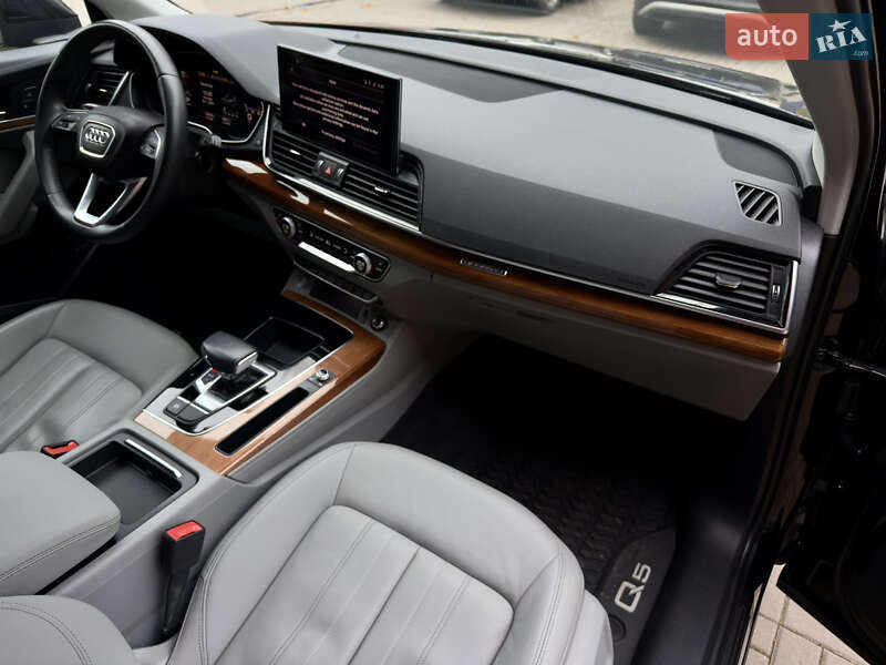 Позашляховик / Кросовер Audi Q5 2021 в Рівному