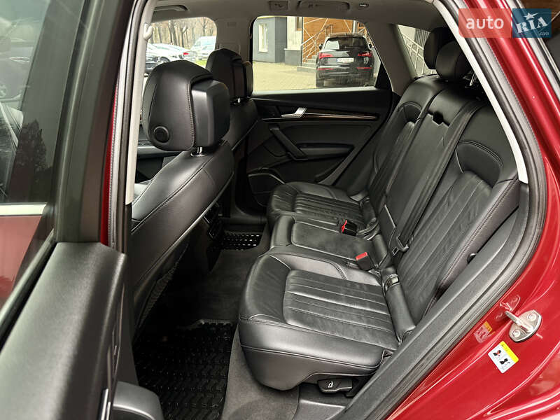 Внедорожник / Кроссовер Audi Q5 2018 в Ровно