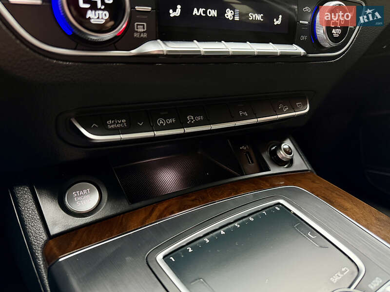 Внедорожник / Кроссовер Audi Q5 2018 в Ровно